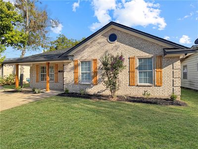 Property at 1105 W Davis St, Hearne, TX