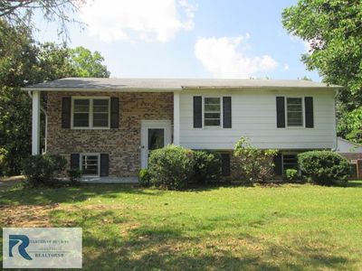 1132 Lockett Dr