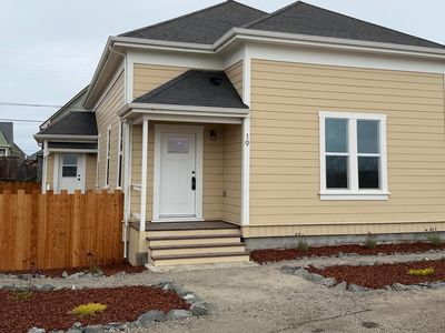 19 Bay View Ave