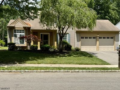 20 Winding Brook Ln