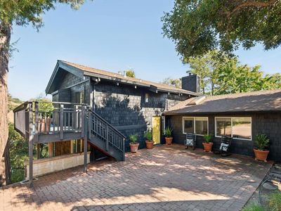 34 Tomahawk Drive