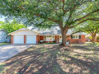 2117 Regent Dr