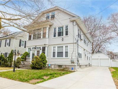 651-653 Pleasant Valley Pkwy