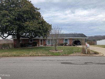 221 Oneida Ct