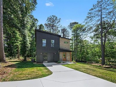 953 Remington Dr SE