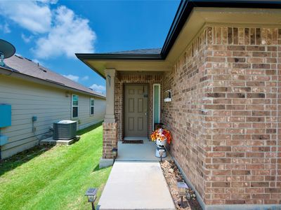 Property at 1041 Dumfries Dr, Seguin, TX