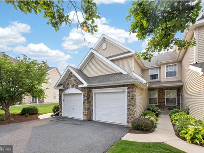 601 Country Ln