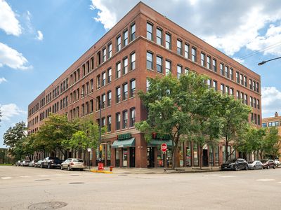 400 S Green St APT 212