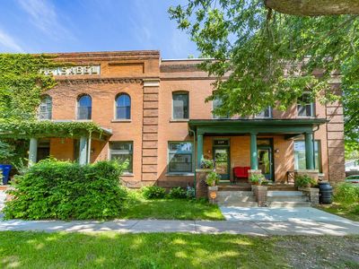 119 Isabel St E