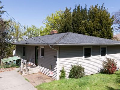 305 SE Jackson St