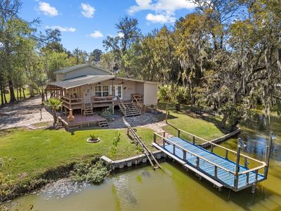 238 Lakeside Ct