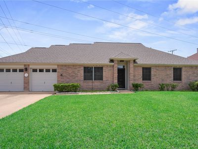 3005 Broadmoor Dr