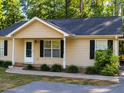 Property at 1709 Durst Ave E, Greenwood, SC