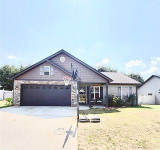 8 Robin Dr