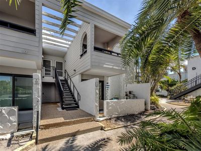 1555 Tarpon Center Dr APT 203