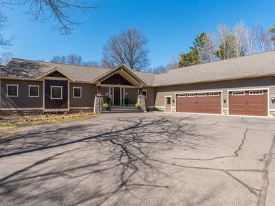5044 Mary Allen Ln