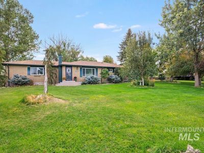 298 Earl Dr