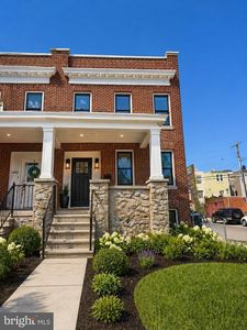 2600 Oswego Ave