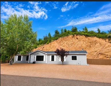 95 S Hillside Dr