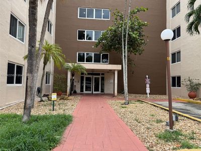 6930 Miami Gardens Dr APT 1-217A