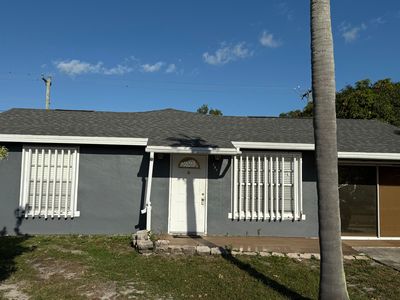 280 NW Airoso Boulevard