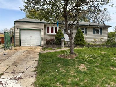 Property at (Undisclosed Address), Bay Shore, NY