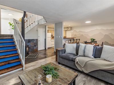 891 Fairview Blvd #20