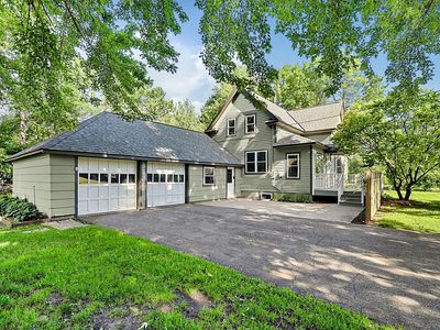 440 River Dr W