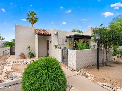 4520 E La Estancia