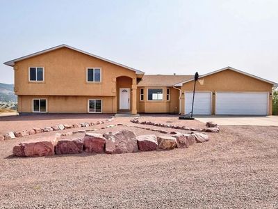 1394 N Raynolds Avenue