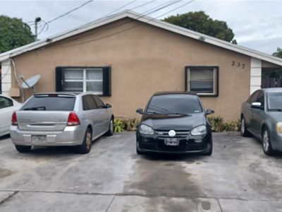 237 SW 5th St