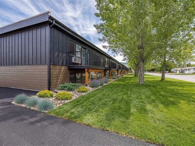 3000 Washburn Ave #4