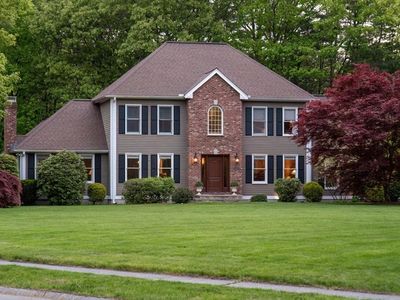 4 Overlook Dr
