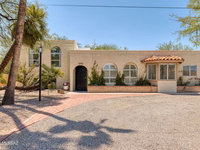2767 N Desert Ave