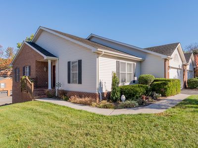 1005 Edwards Ln