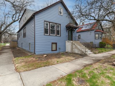 8756 S Colfax Ave