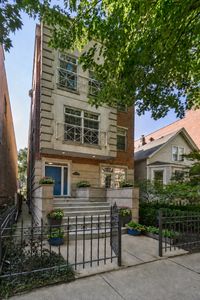 3824 N Greenview Ave #1