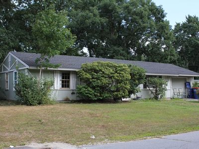 7 Christopher Dr