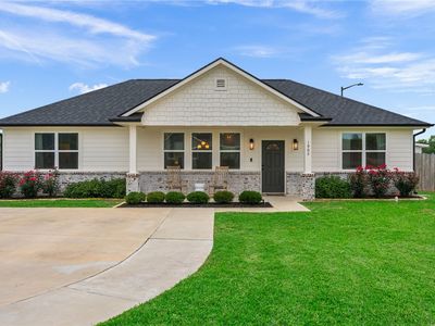 1902 Lamona Ct