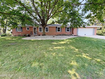 1009 Village Dr