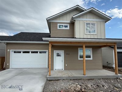 812 Accolade Loop