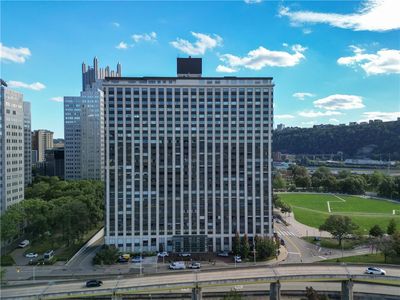 320 Fort Duquesne Blvd #12JK