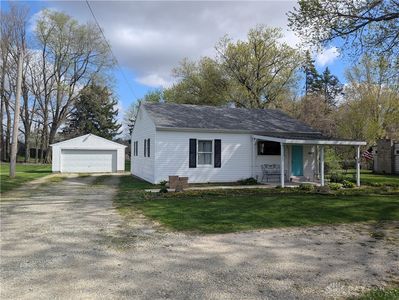 1042 Willow Rd