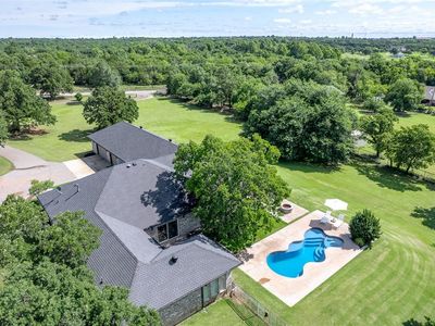 3312 E Hefner Rd