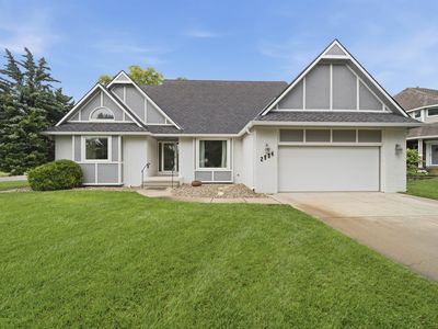 2504 N Meadow Grove Cir