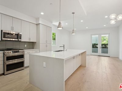 Property at 1746 Garfield Pl #101, Los Angeles, CA