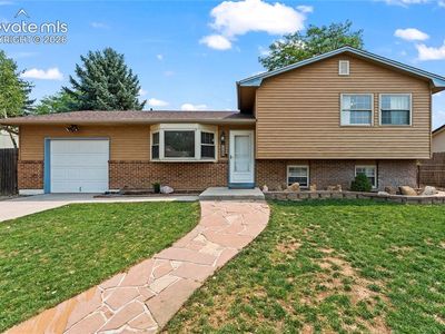 7368 Colonial Dr
