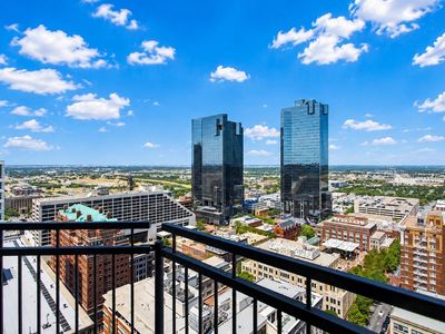 500 Throckmorton St APT 2202
