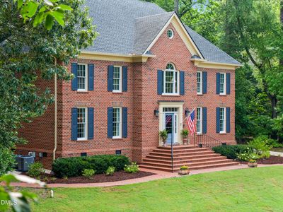 320 Lochside Dr