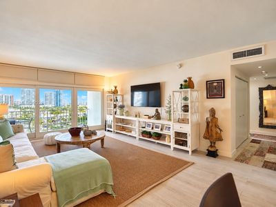 500 Bayview Dr APT 1123